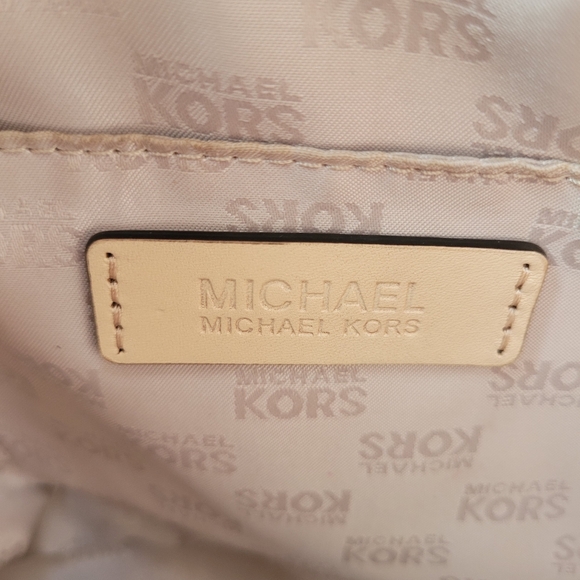 Michael Kors Soft Leather Beige Snake Print Tote - Picture 12 of 12